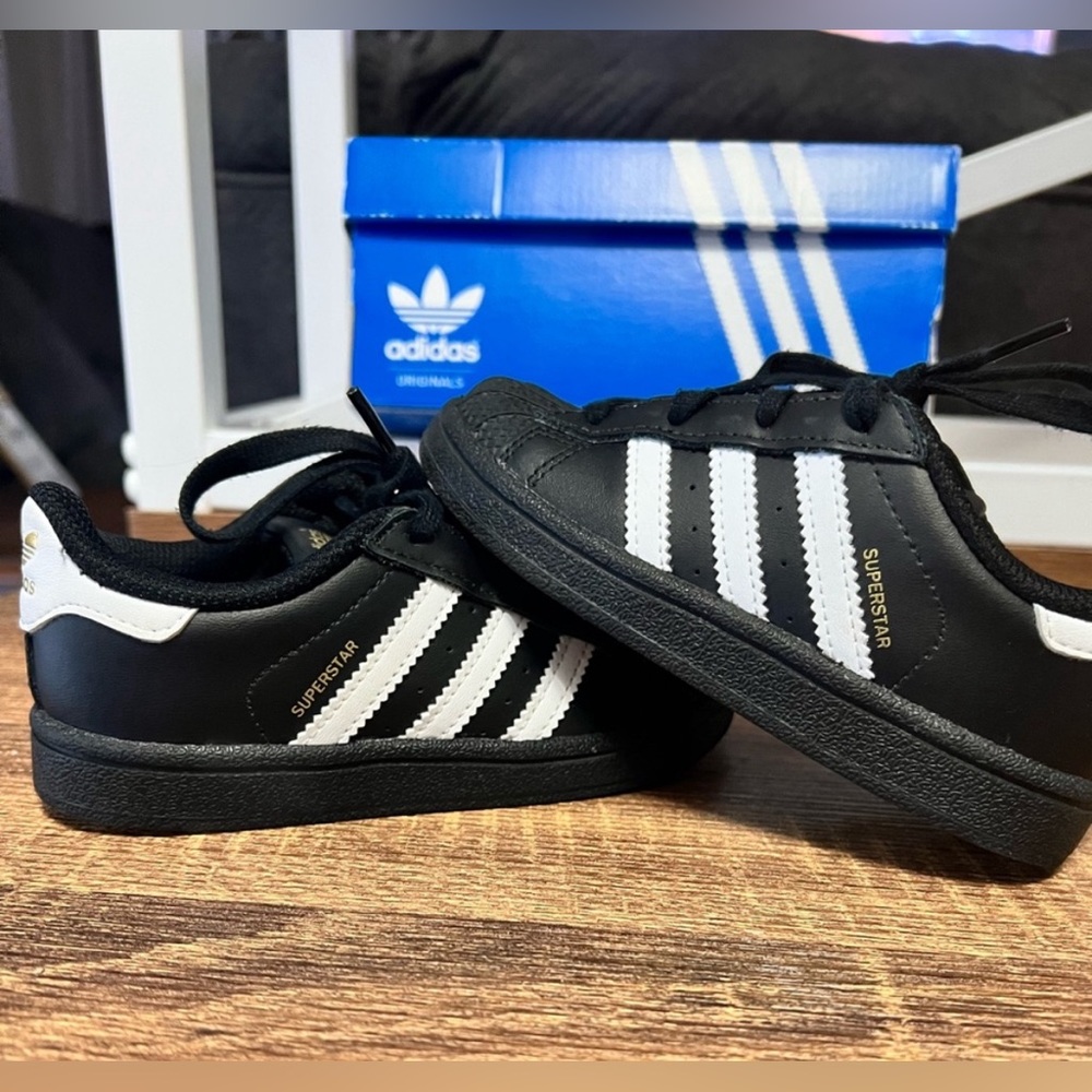 Adidas superstar